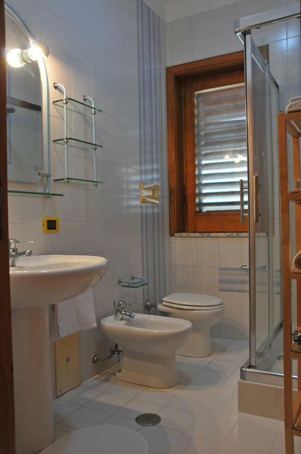 Paestum Rosae Bed and Breakfast Exteriör bild