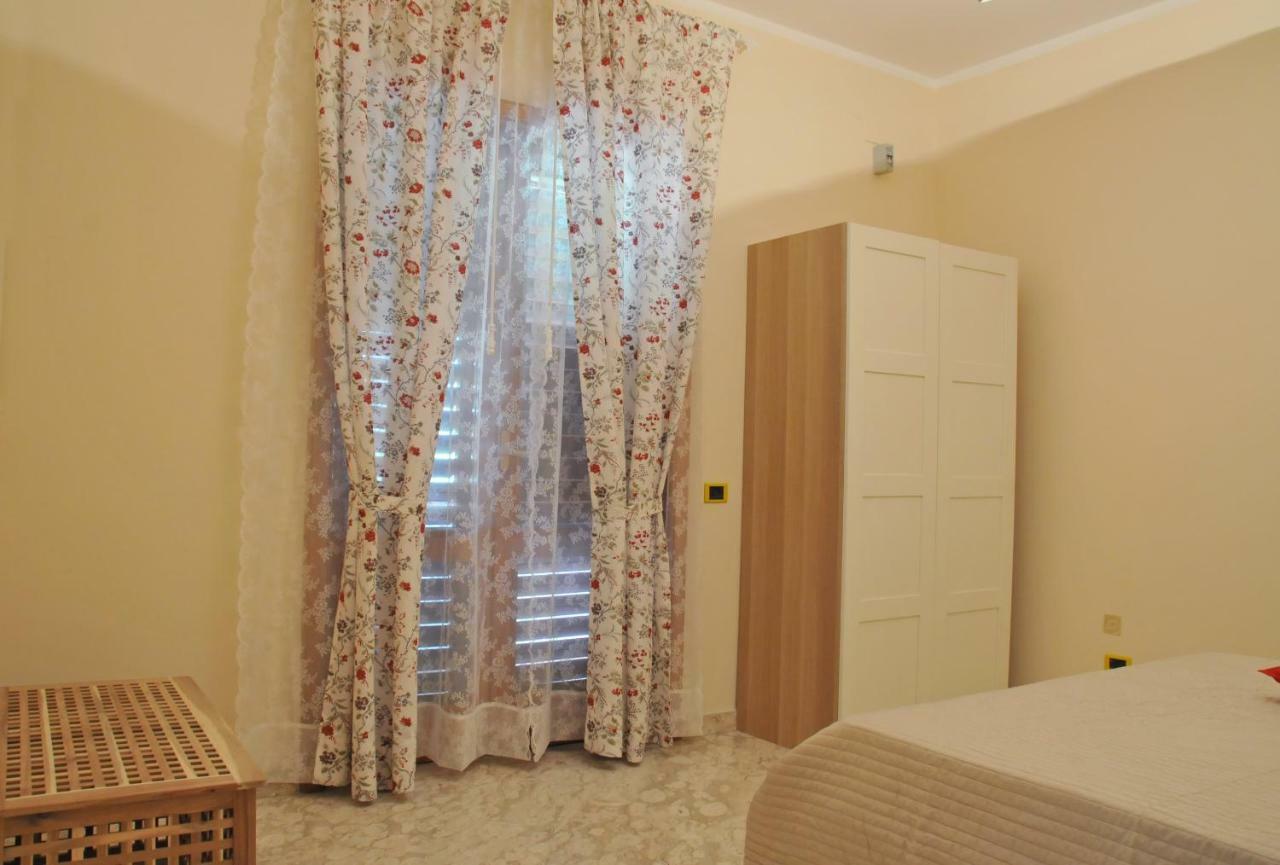 Paestum Rosae Bed and Breakfast Exteriör bild
