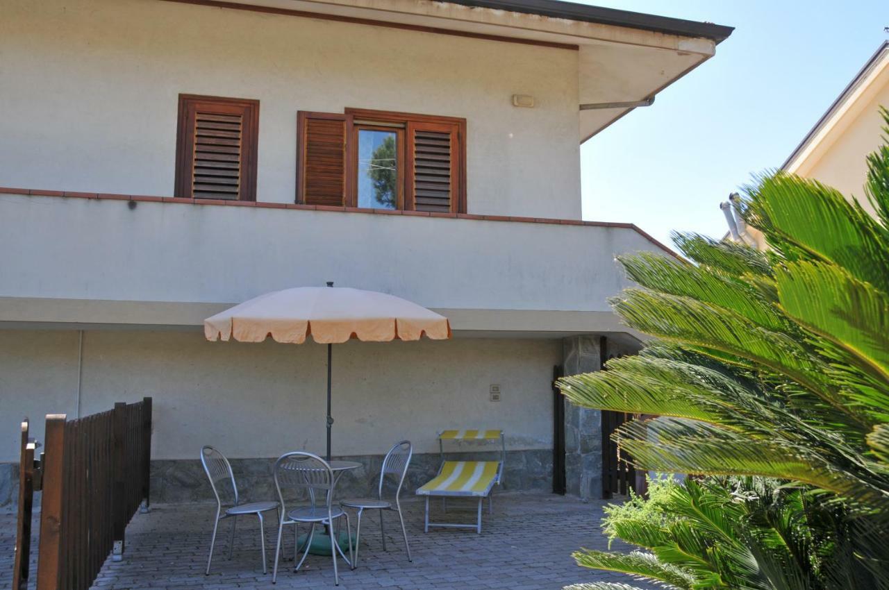 Paestum Rosae Bed and Breakfast Exteriör bild