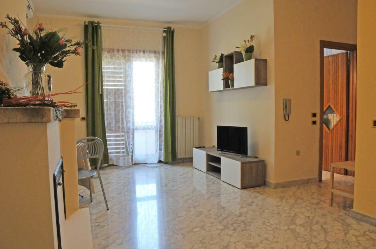 Paestum Rosae Bed and Breakfast Exteriör bild